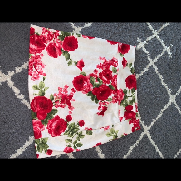 Dresses & Skirts - Mini skirt
